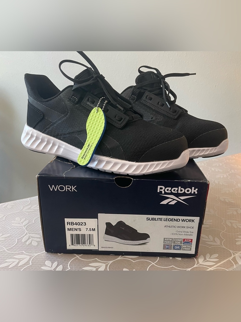 Reebok Work Sublite Legend RB4023 Men’s 7.5 Composite Toe Work Shoes Black
NWT&B